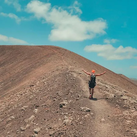 International Surf Camp Only Surf אכסניה קורלחו