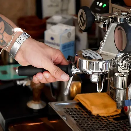 International Surf Camp Only Surf אכסניה